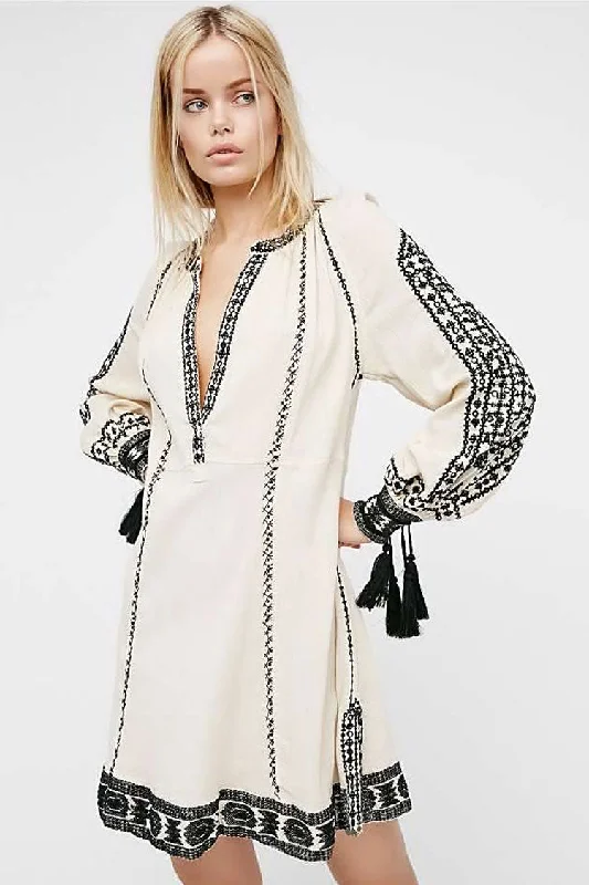Fringe Ethnic Embroidered Long Sleeve Boho Style Mini Dress - White Cozy T-Shirt Mini Dress