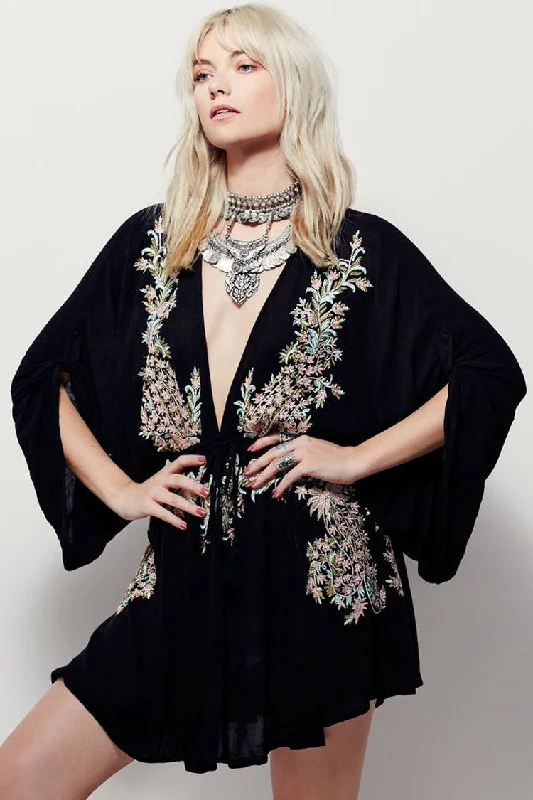 Retro Embroidered Deep V Sleeved Boho Style Mini Dress - Black Trendy Lace Mini Dress